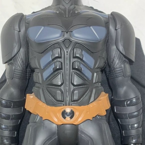 Batman Begins Action Figure 32” Christian Bale DC Comics The Dark Knight Trilogy - Picture 4 of 11